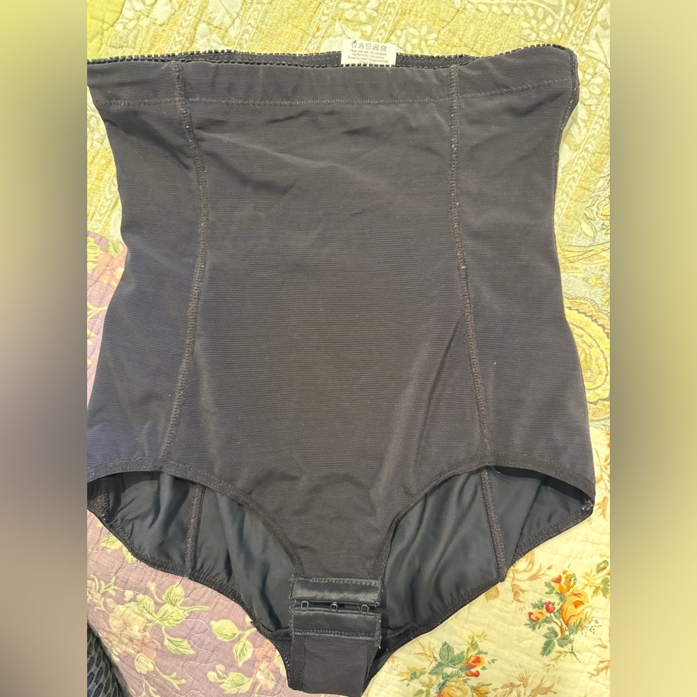 Postpartum Sculpting Girdle belly Bandit size XS